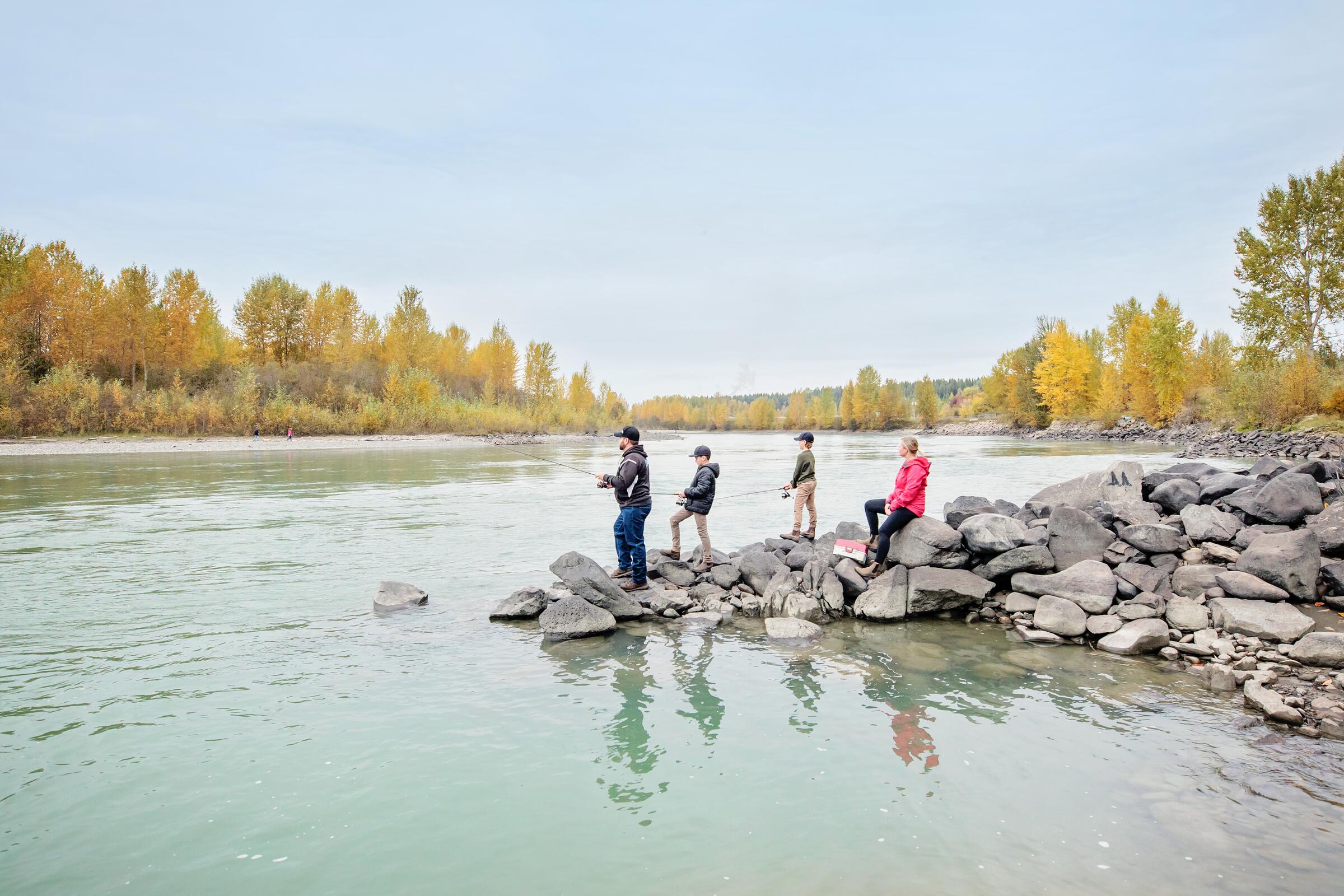 Fish, Fishpot Lakes & Snaking River Loop